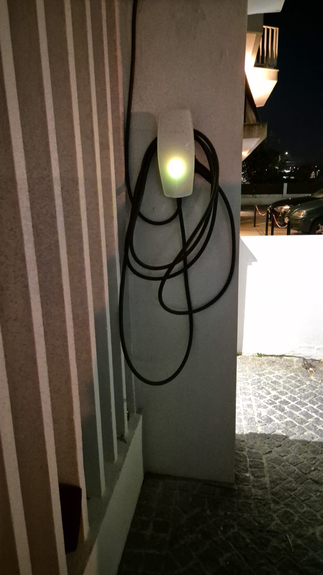 Carregador de veículo elétrico instalado