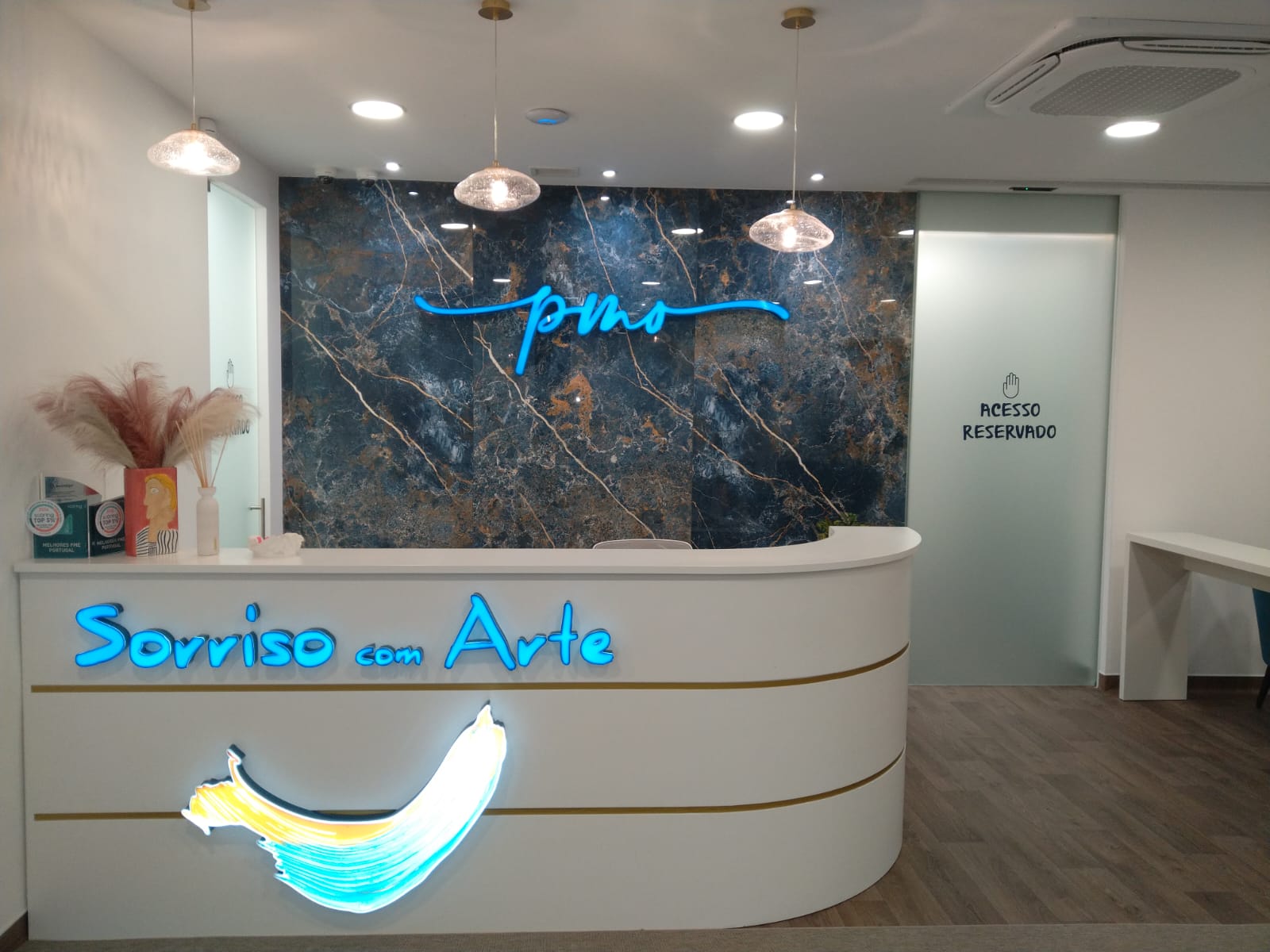 Receção de espaço comercial renovado