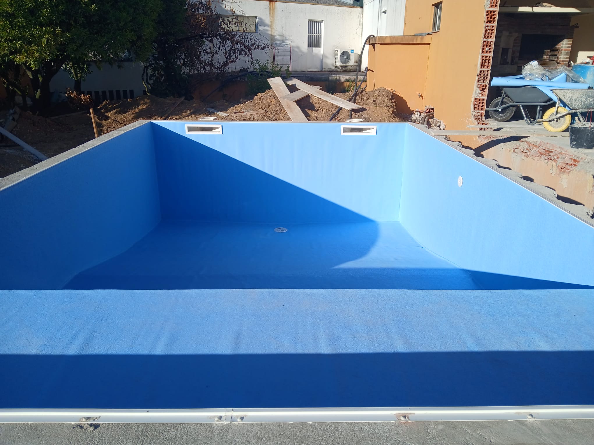 Piscina em fase de construção